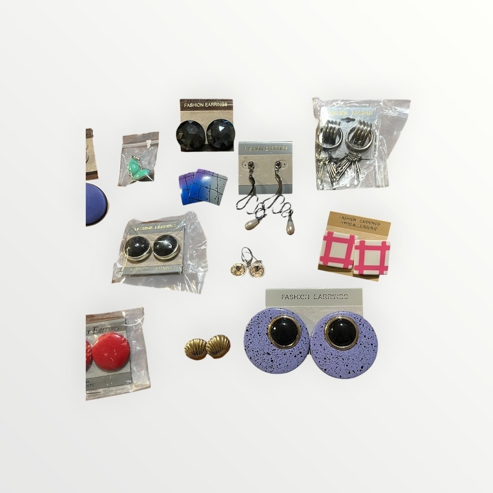 Vintage 80s 90s Fashion Earring Lot 14 Pairs Geometric Studs‎ Lucite Dangles - Picture 3 of 5
